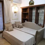 La Bella Di Adriana Nápoly